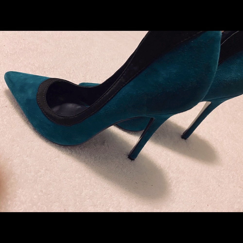 Almost Brand New Glamorous Suede Heels By London Trash  Box 63
